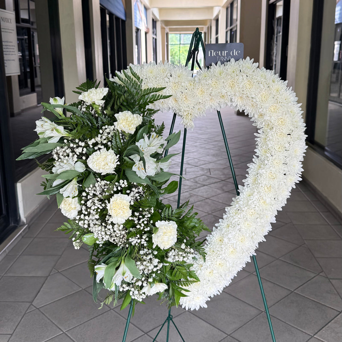 Heart Wreath Single Bouquet